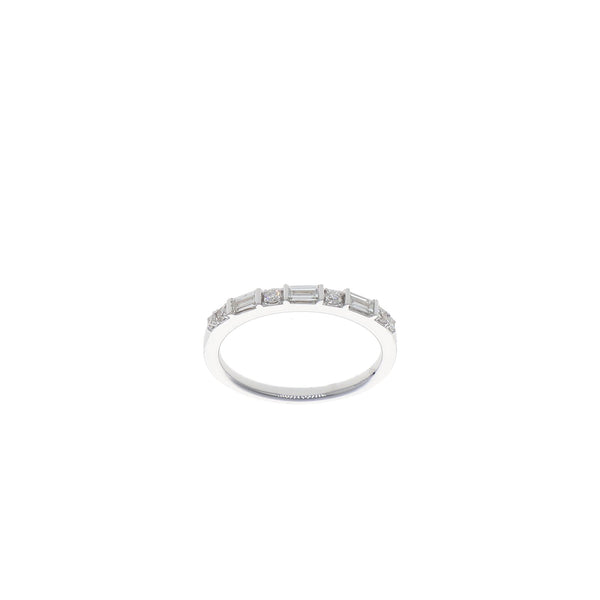 Anillo Oro Blanco y Brillantes Medio Cintillo AN13369