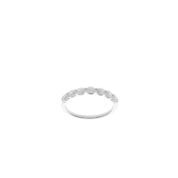 Anillo Oro Blanco y Diamantes Navette Medio Cintillo AN13371