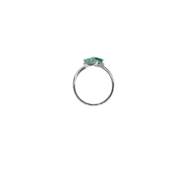 Anillo Oro Blanco Esmeralda y Brillantes Tu y Yo AN13396