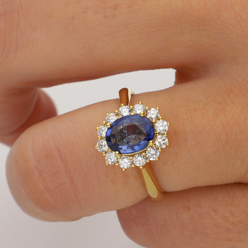 Anillo Oro Amarillo Zafiro Azul y Brillantes AN2507001