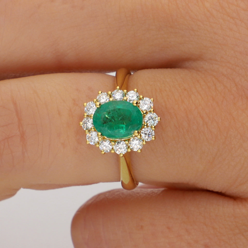 Anillo Oro Amarillo Esmeralda y Brillantes AN2507002