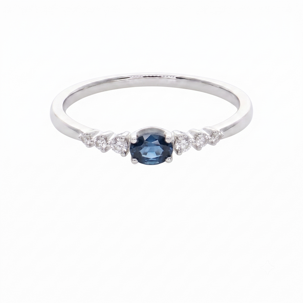 Anillo Oro Blanco 18K con Zafiro Azul Oval y Diamantes | AN-14668