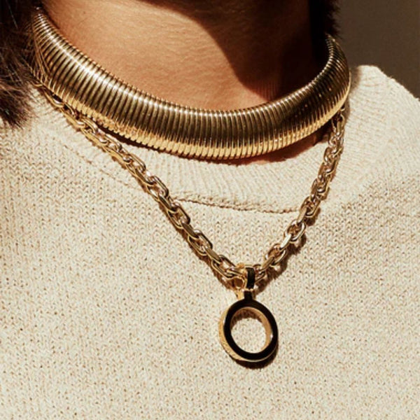 Collar ZAG Media