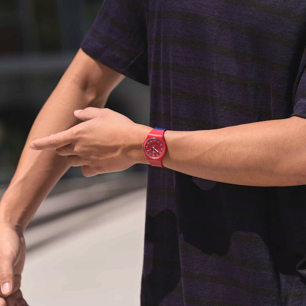 Reloj Swatch COLORE BLOCCO SO28R112