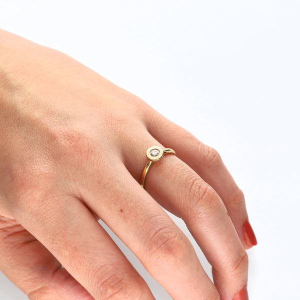 Anillo Oro Amarillo con Diamante, AN11816 - Joyería Rometsch