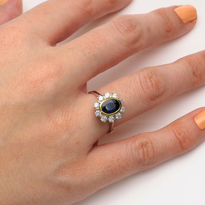 Anillo Oro Blanco Amarillo, Zafiro y Brillantes, AN9871 - Joyería Rometsch