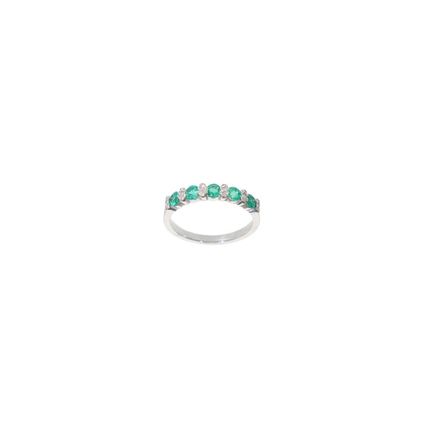 Anillo Oro Blanco Esmeraldas y Brillantes Medio Cintillo AN12870 - Joyería Rometsch