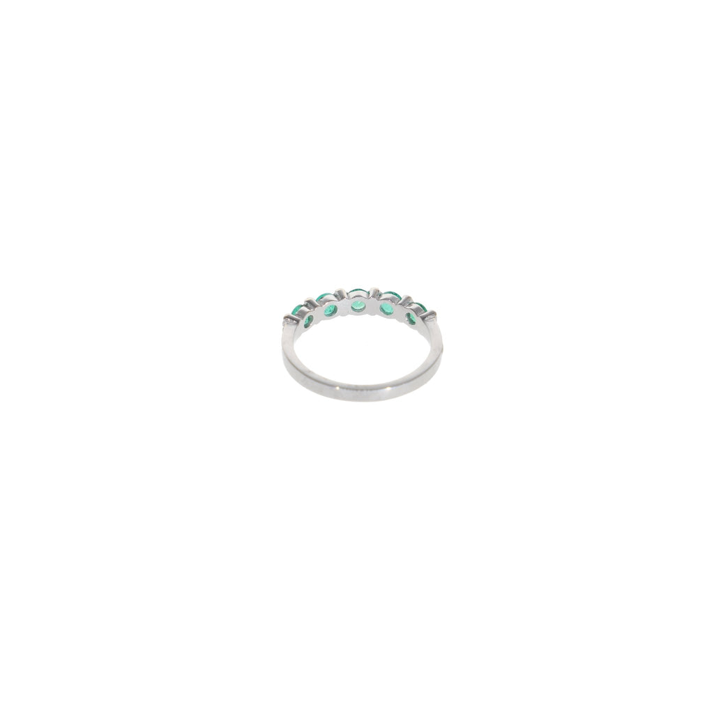 Anillo Oro Blanco Esmeraldas y Brillantes Medio Cintillo AN12870 - Joyería Rometsch