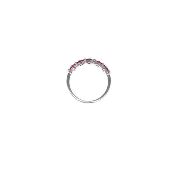 Anillo Oro Blanco Rubí y Brillantes Medio Cintillo AN12871 - Joyería Rometsch