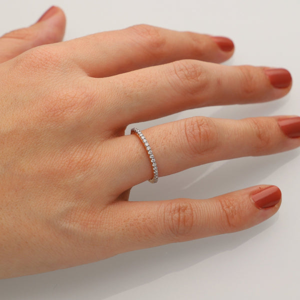 Anillo Oro Rosado Medio Cintillo Brillantes AN10895 - Joyería Rometsch