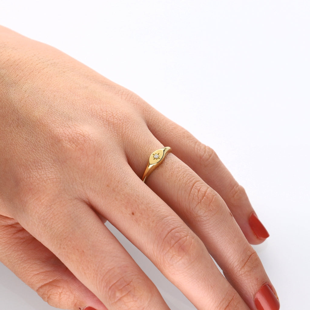 Anillo Sello Oro Amarillo Brillante, AN10256 - Joyería Rometsch