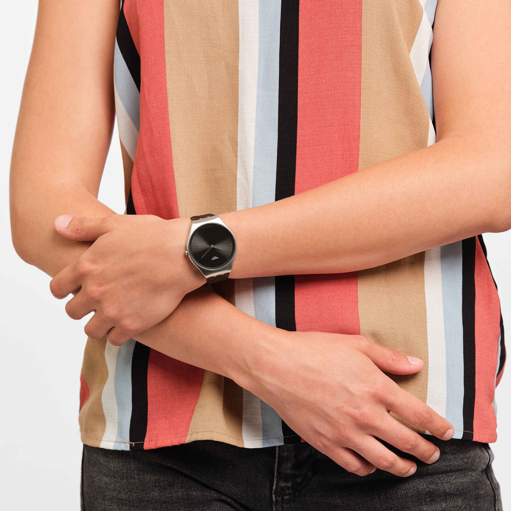 Reloj SWATCH Black Quilted SYXS136 - Joyería Rometsch